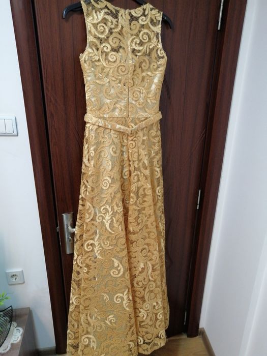 Бална рокля (бежово и златно)