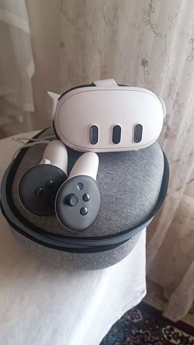 Продам мощный шлем виртуальной реальности Meta Quest 3. Состояние отли