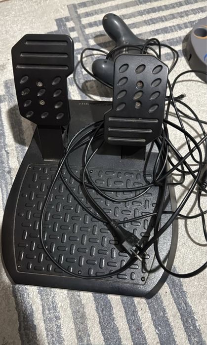 Обменяю игровой руль Thrusmaster t150 FredBack