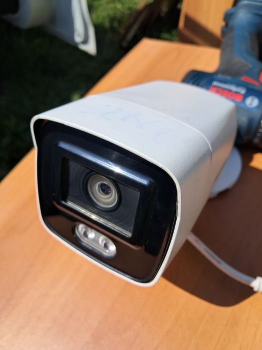 Camera supraveghere metalica