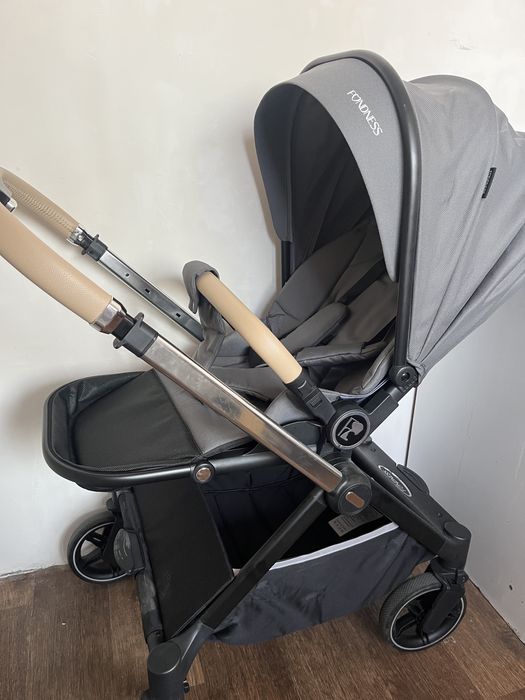 Коляска прогулочная