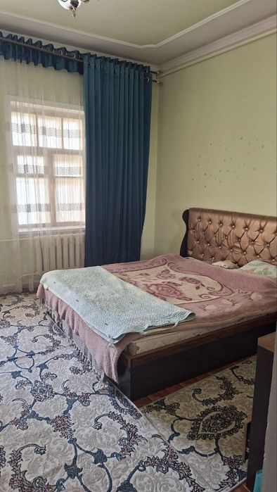 Продаётся  дом с большой территорией