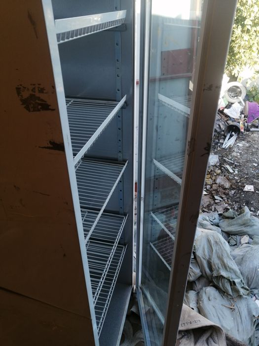 Холодильник б у.