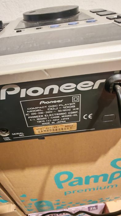 Стара техника за DJ. Behringer, pioneer cdj 100 .