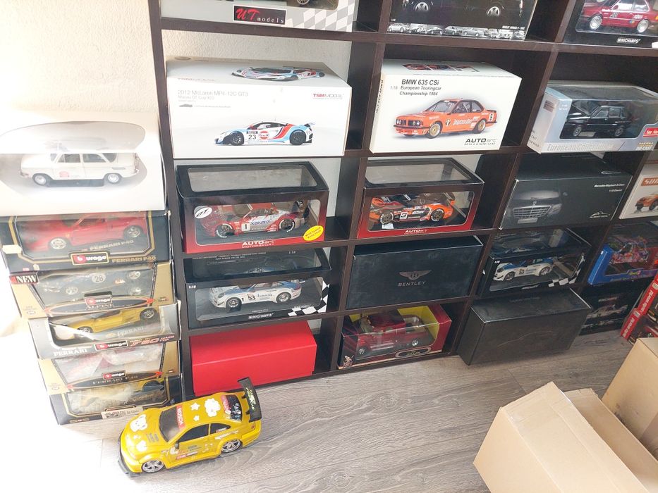 Колекционерски модели 1:18 Autoart,Revell,Solido,Maisto,Anson,Rico