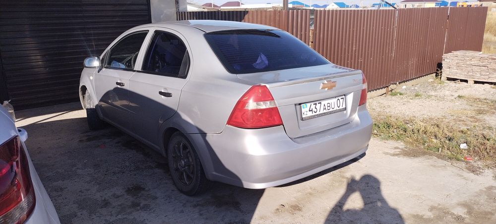 Продам машину шевролет