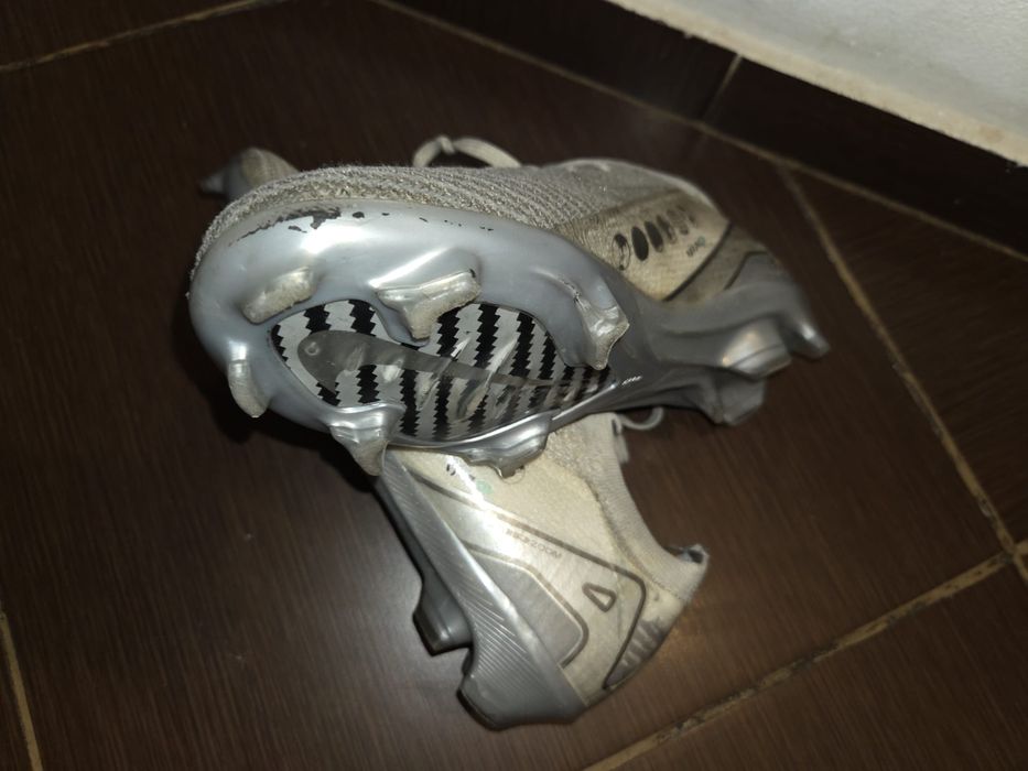 Vand ghete fotbal Nike Air zoom