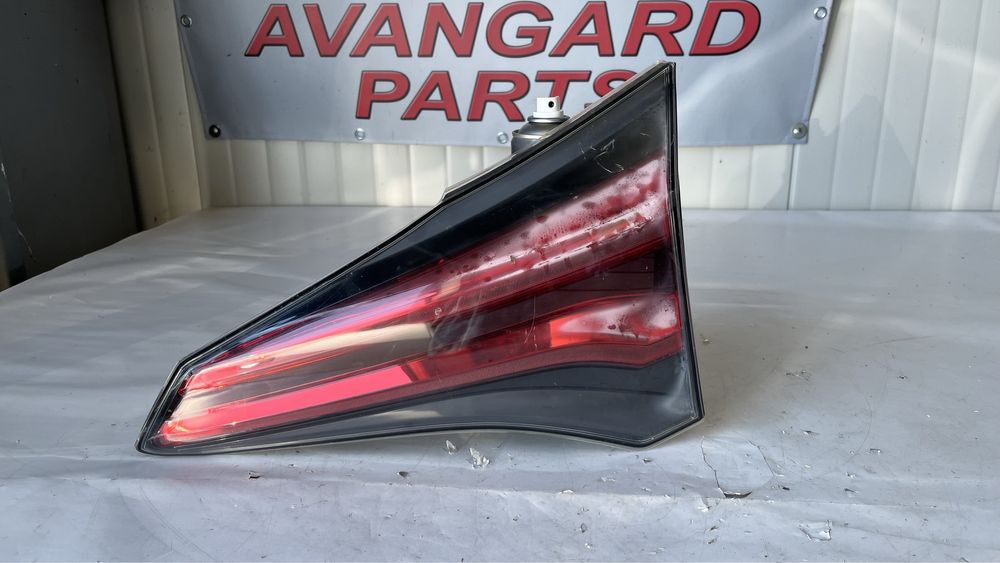 Ляв и 2 броя десен стоп Toyota Rav4 4