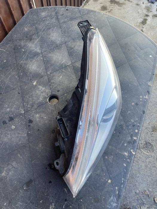 Far stanga xenon ford focus 3 facelift