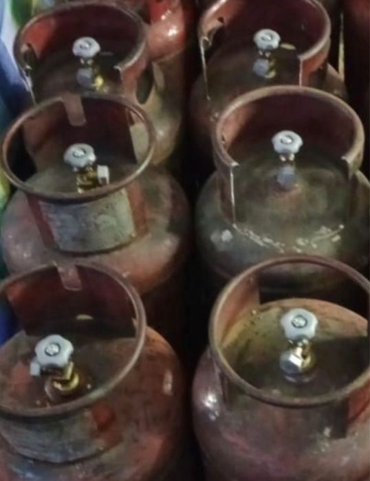 Заправленный газовый баллоны