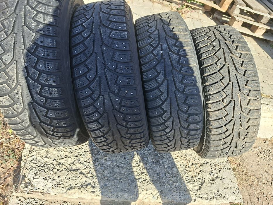 Продам шины 205/65/15 нокиа