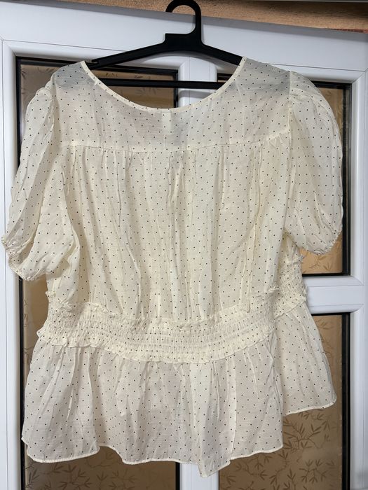 Bluza cu peplum si mâneci bufante