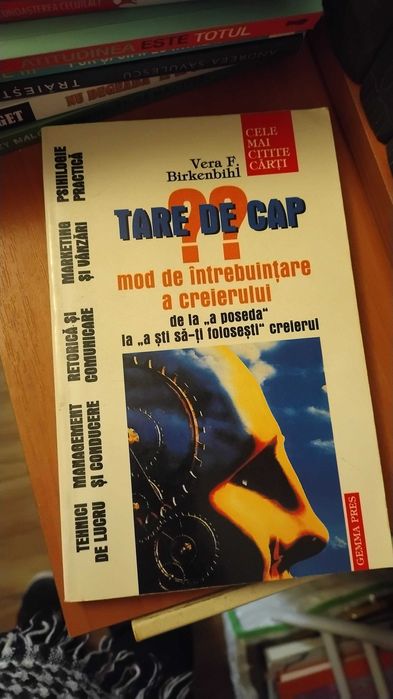 Vând cărți la 10 lei