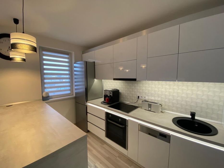 Inchiriez apartament cu 2 camere Ama Residence