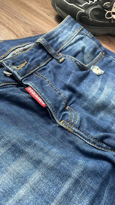 Blugi rupti dsquared2