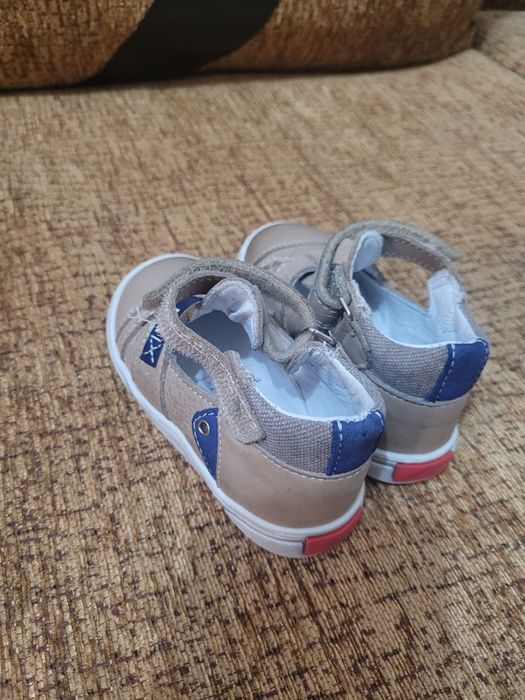 Papuci de piele naturala bebe Bopy nr.20