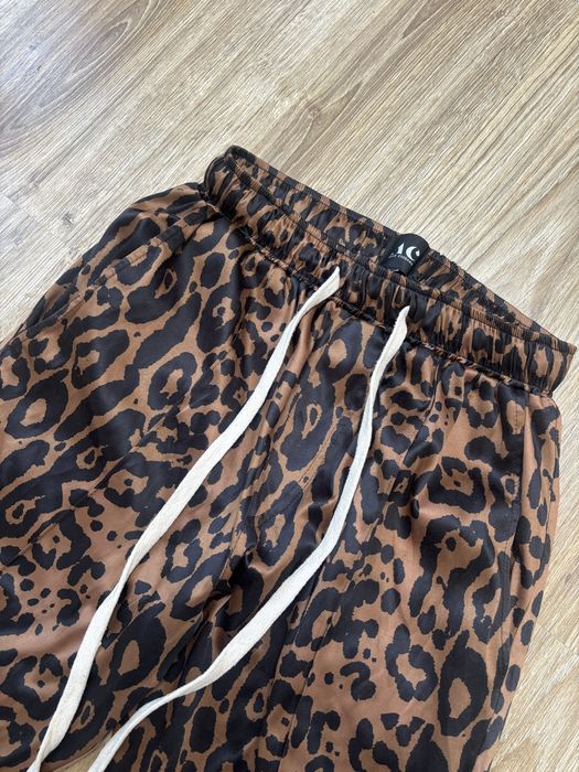 pantaloni print leopard Alex Ciobanu