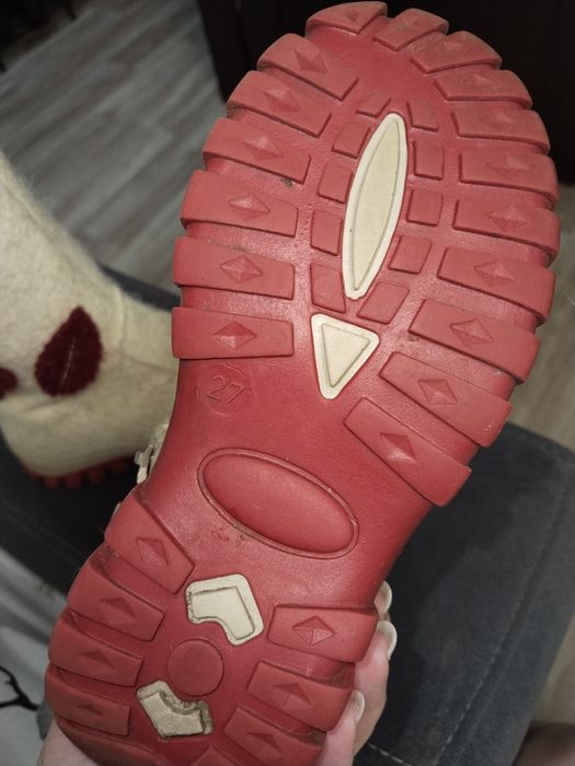 Продам валенки на девочку