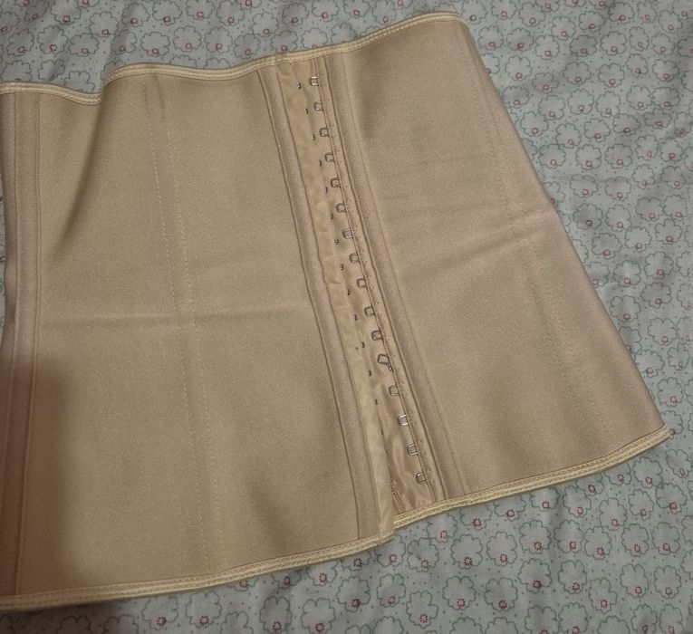 Продам корсеты размера S