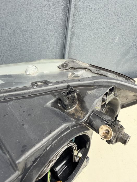 Far dreapta BMW X3 F25 bixenon adaptiv europa