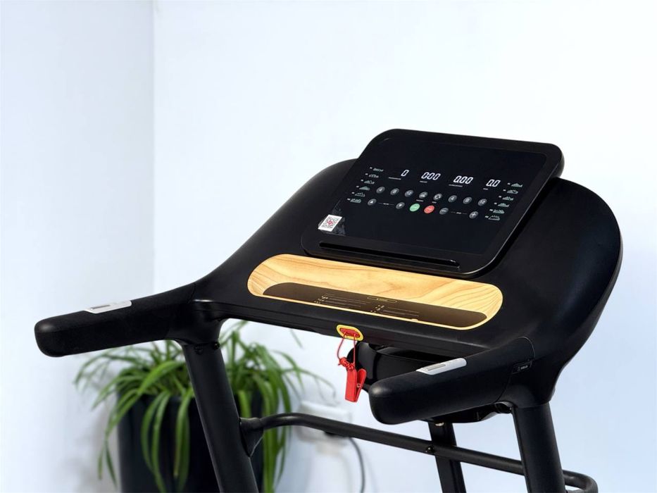 AXELUS AX470 BLACK – hamyonbop va sifatli yugurish yo‘lkasi!