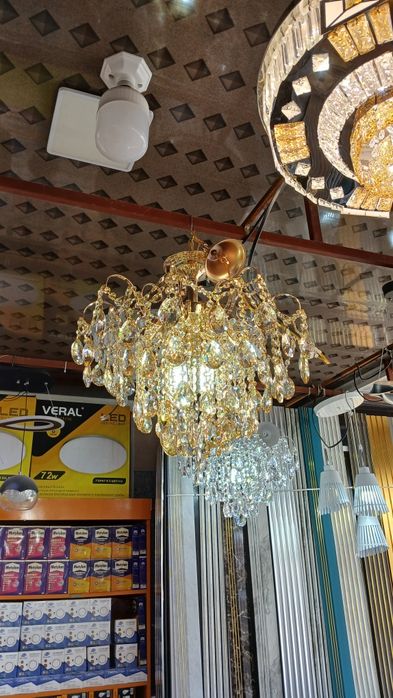 Лустраларни урнатиб тамирлаб берамиз.