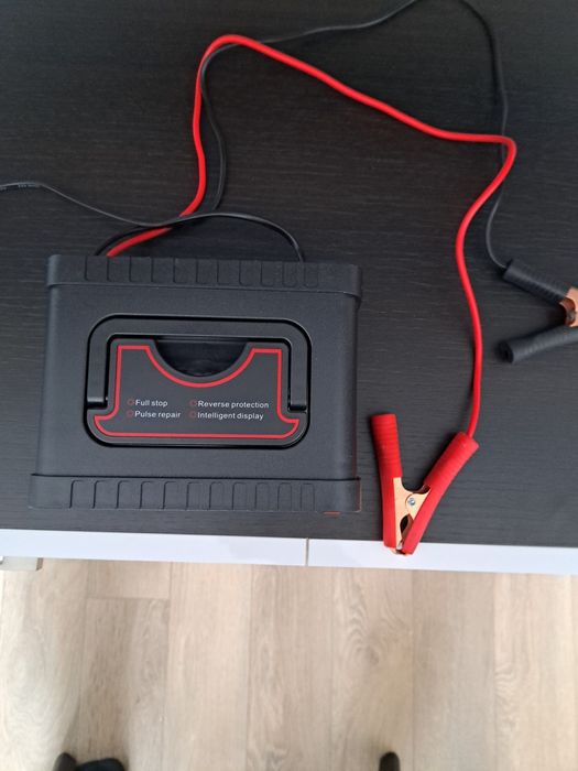 Зарядно за акумулатор на 100W 8A 12 и 24V