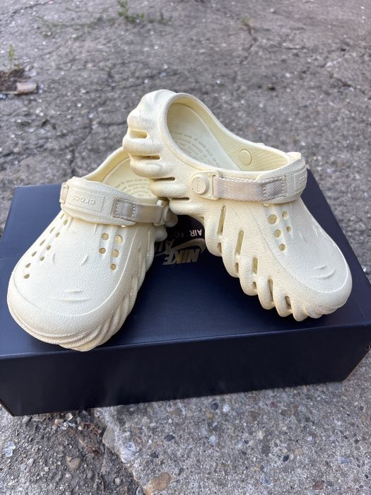 Vand papuci crocs
