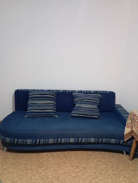 Срочно продам диван