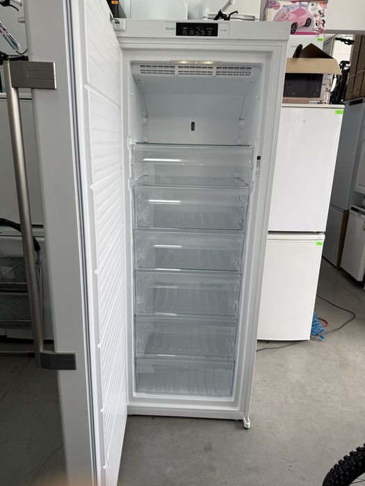 Голям Фризер Bauknecht NoFrost A++ 70см