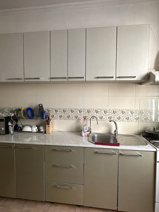 Продается кухонный гарнитур б/у