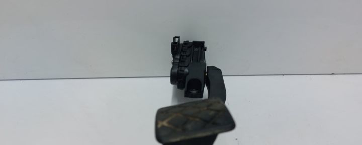 Pedala acceleratie 8d1721523f Volkswagen VW Passat B5 seria