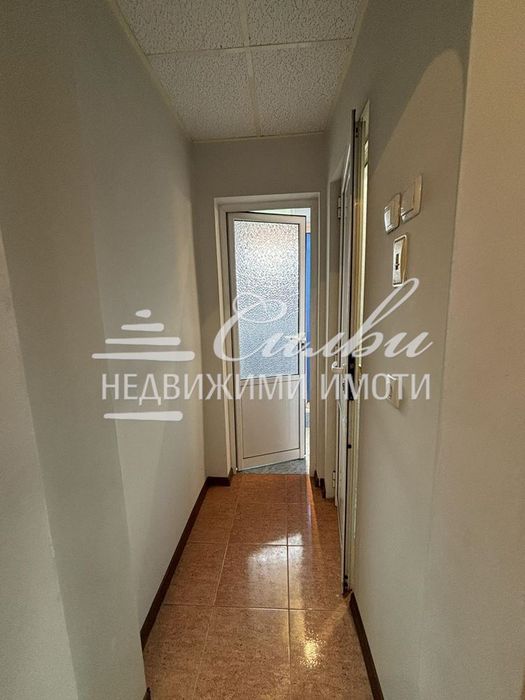 Дава се под наем Тристаен апартамент в Шумен, Център - 70 кв.м за 357 € - Снимка #8