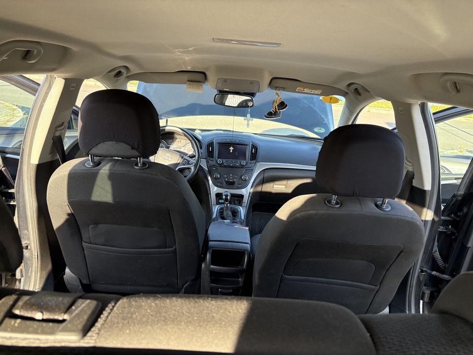 Opel isignia. Vand urgent plec din tara .