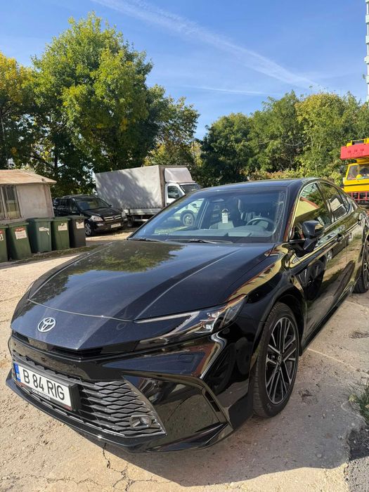 TOYOTA Camry 2025 — imagine 2