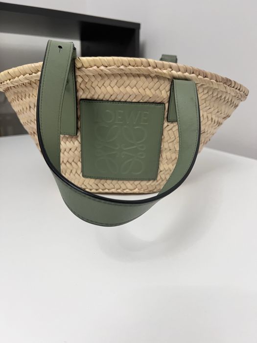 Сумка Loewe Raffia Anagram Basket