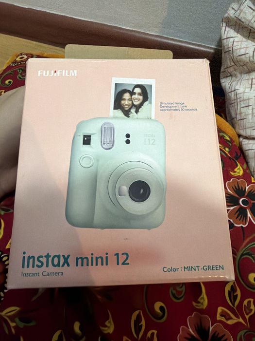 Продам Fujifilm Instax Mini 12 — Состояние нового!
