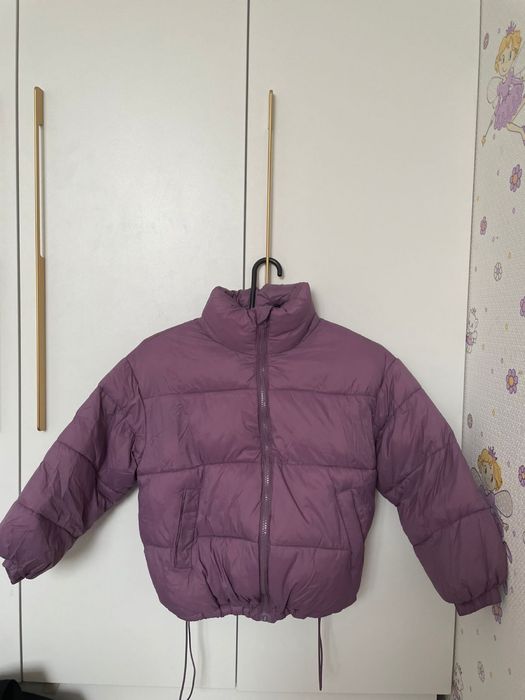 Продам куртку на девочку весна