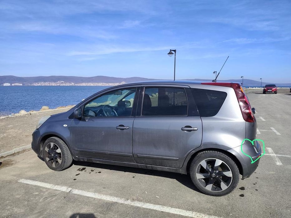 Лек автомобил Нисан Ноут