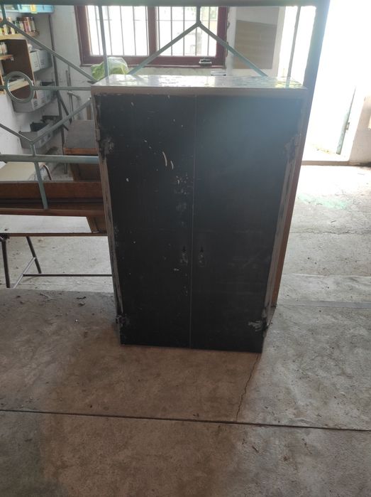 Сейф металлический