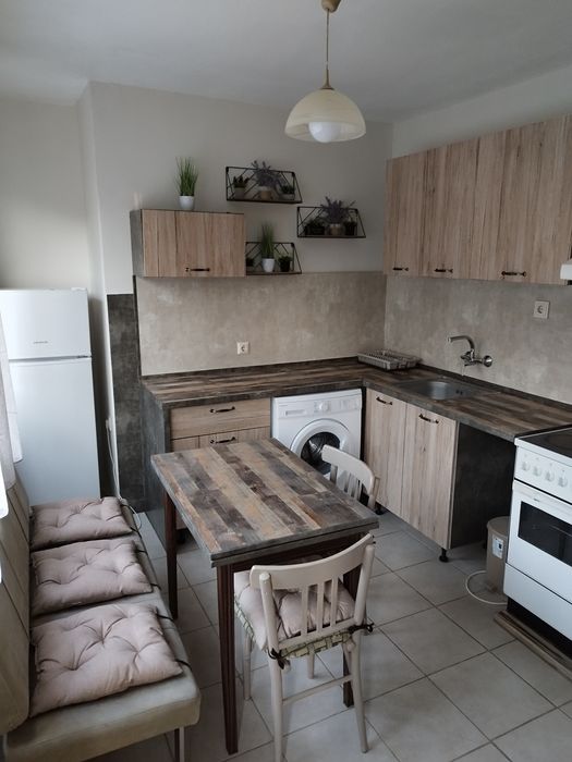 Дава се под наем Двустаен апартамент в Пловдив, Кършияка - 70 кв.м за 459 € - Снимка #2