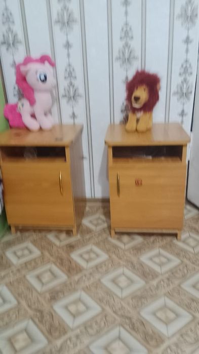 продам две тумбочки прикроватныеые