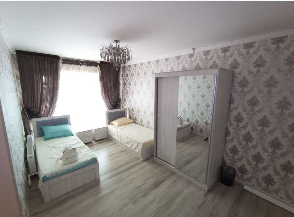 7 хонали, 6 сотикдан иборат булган ховли сотилади.