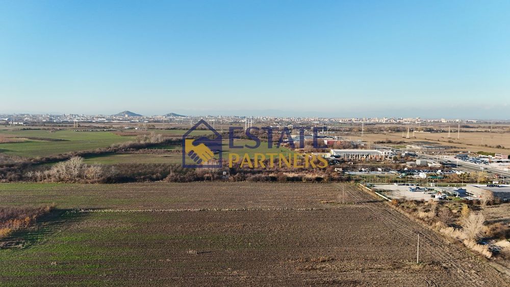 Земеделски имот в Пловдив-Индустриална зона - Юг площ 15750 цена 2500