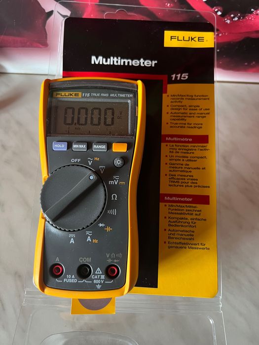 Fluke 115 True RMS Multimeter