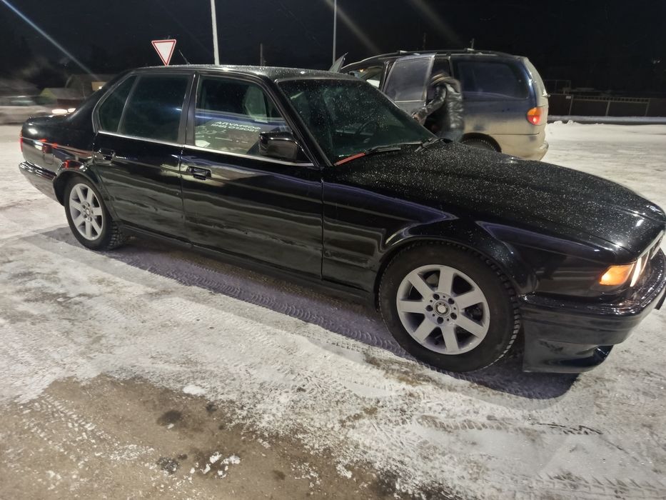 Продам Bmw 7 e32