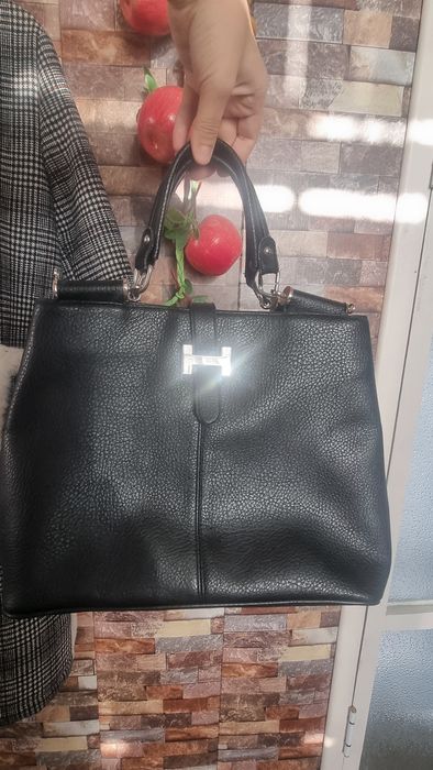 Сумка брендовий HERMES brend Чёрный 
Юнусобод 17-квартал 
Телефон: +99