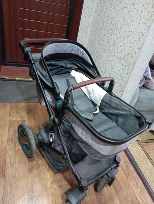 Продам детскую коляску
