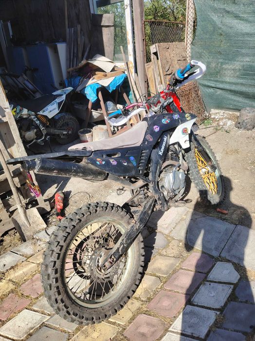 Vând kawasaki 250cc 4t