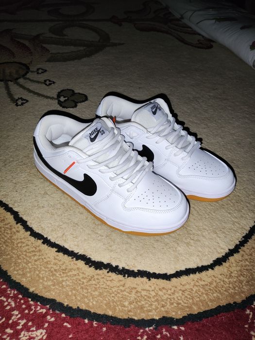 Кросовки Nike SB Dunk Low